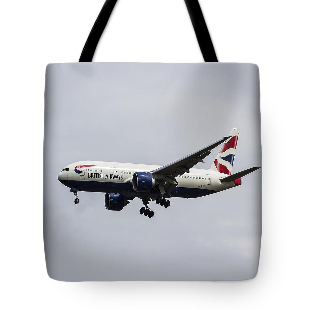 British Airways Boeing 777-236 Tote Bag featuring the photograph British Airways Boeing 777 by David Pyatt