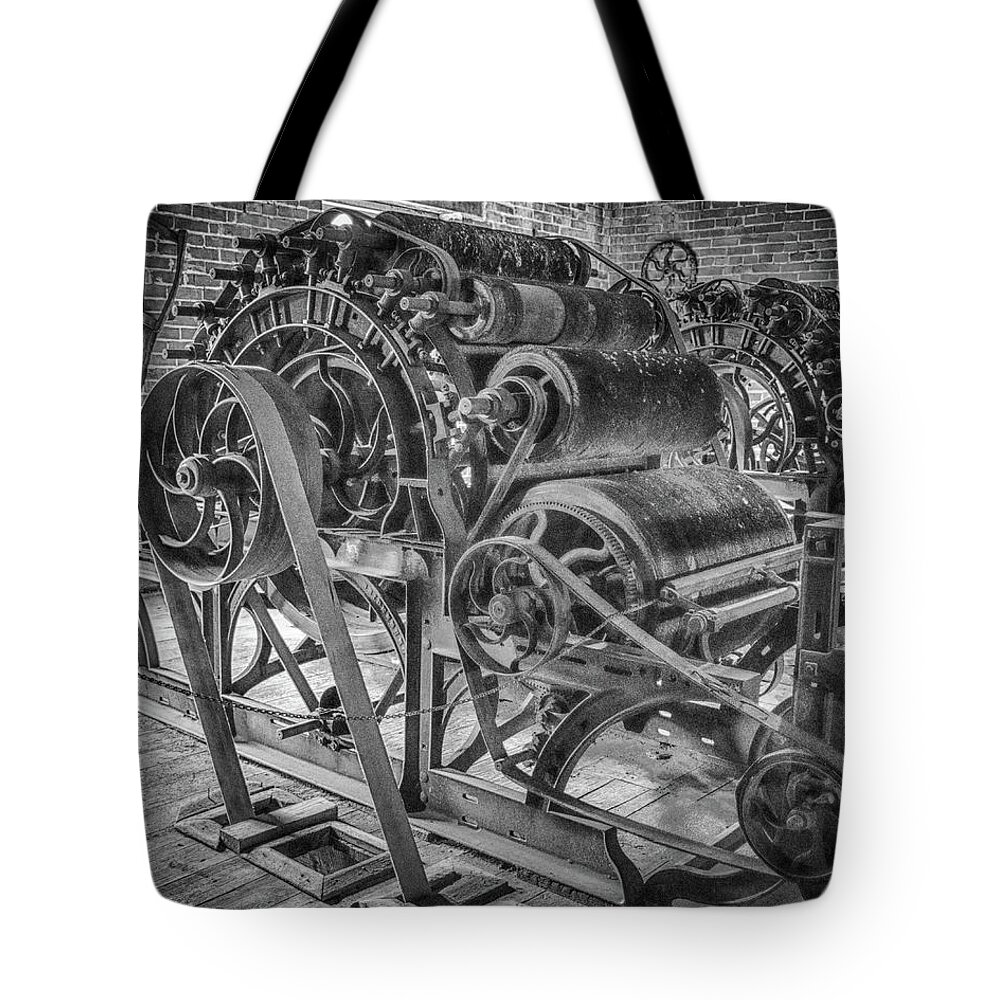 2017 Tote Bag featuring the photograph Beauty in Practicality by Gerri Bigler