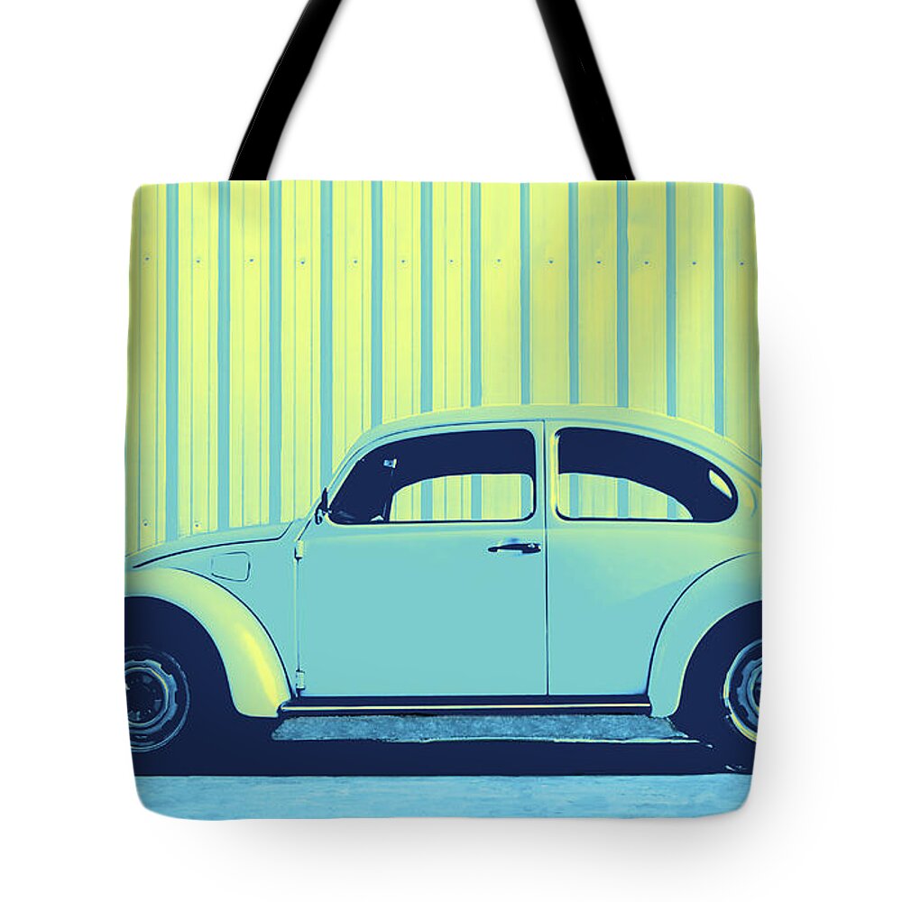 Car Tote Bag featuring the photograph Beetle Pop Sky by Laura Fasulo