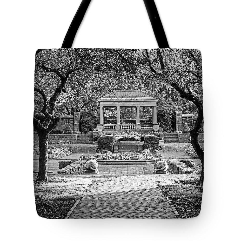 Beverly Tote Bag featuring the photograph Beverly MA Lynch Park Sunrise Morning Light Lion Statues Black and White by Toby McGuire