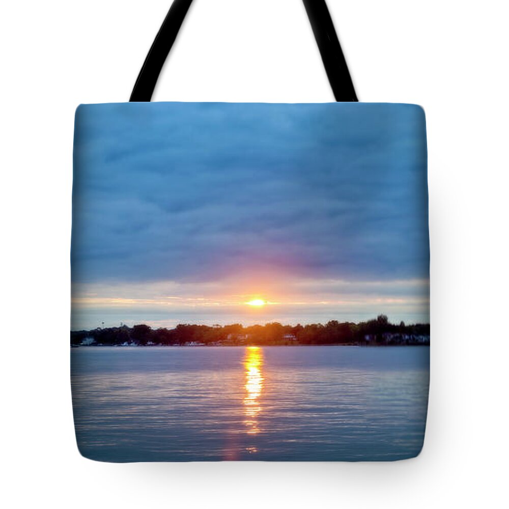 2d Tote Bag featuring the photograph Blue Sunset by Brian Wallace