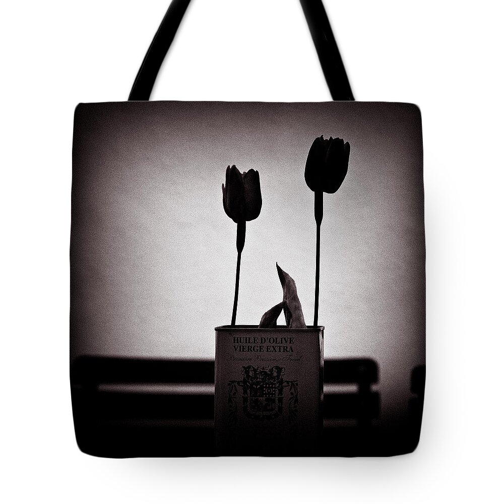 Tulips Tote Bag featuring the photograph Cafe Table by Dave Bowman