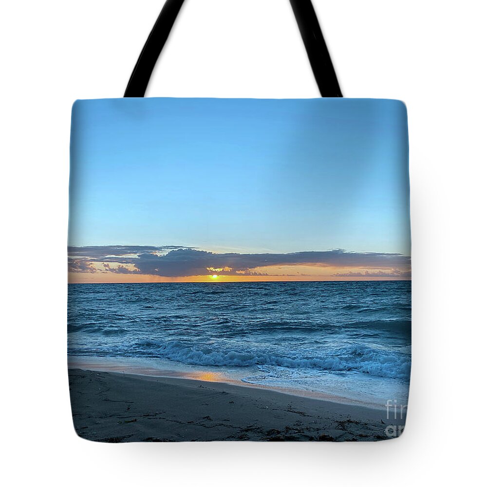Cancun Tote Bag featuring the photograph Cancun Sunset on the Beach A by Shelly Tschupp