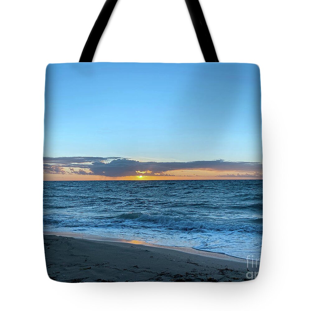 Cancun Tote Bag featuring the photograph Cancun Sunset on the Beach B by Shelly Tschupp