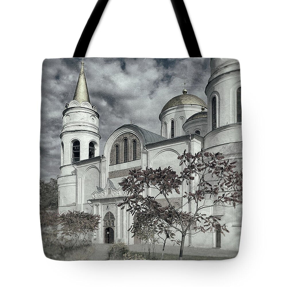 Temple Tote Bag featuring the photograph Cathedral Of The Saviour by Andrii Maykovskyi