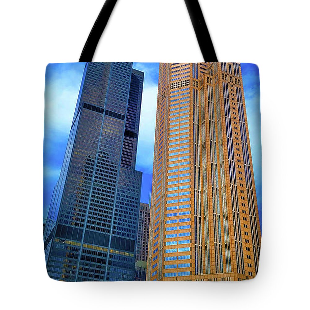 Chicago Tote Bag featuring the photograph Chicago 33 by CHAZ Daugherty