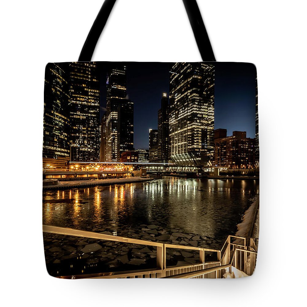 Chciago Tote Bag featuring the photograph Chicago's beautiful Wolf Point at dusk by Sven Brogren
