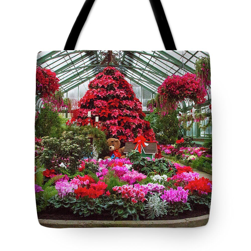 Burtterflies Tote Bag featuring the photograph Christmas in Niagara by Marilyn Cornwell