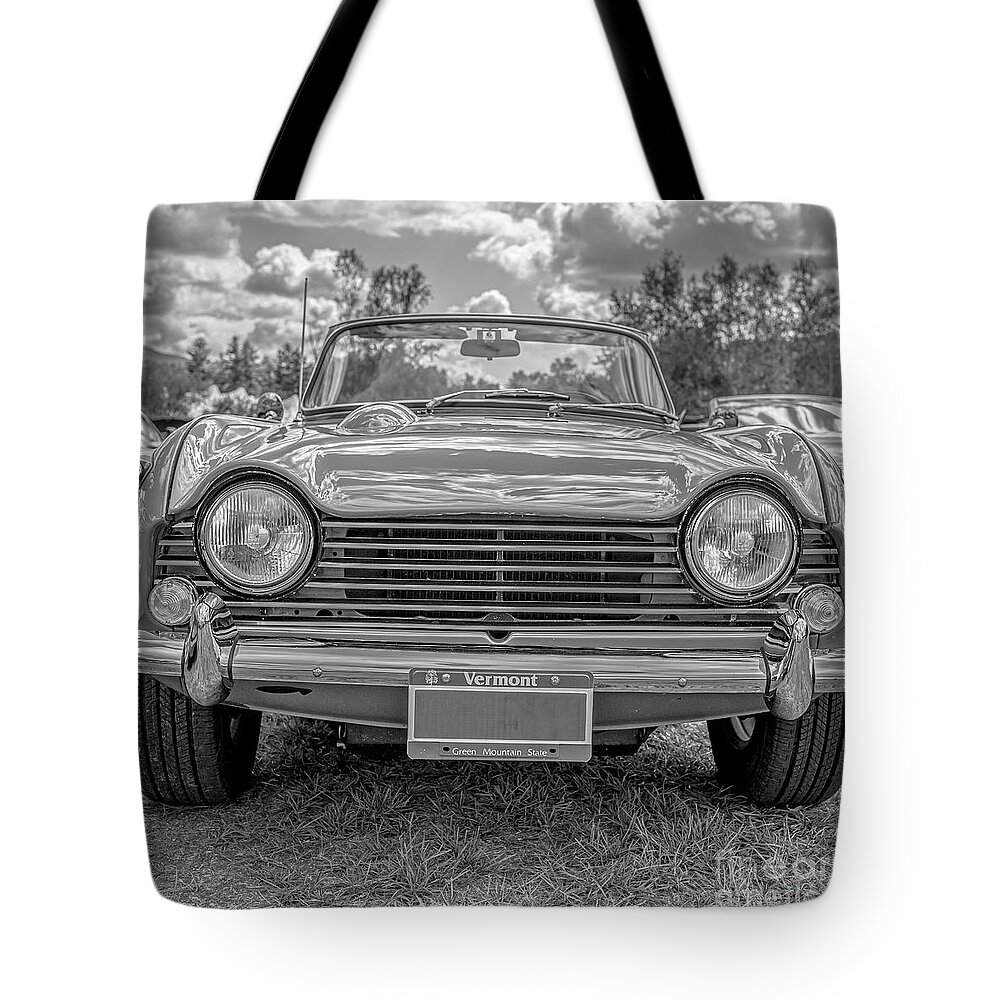 Car Tote Bag featuring the photograph Classic Car Vermont by Edward Fielding