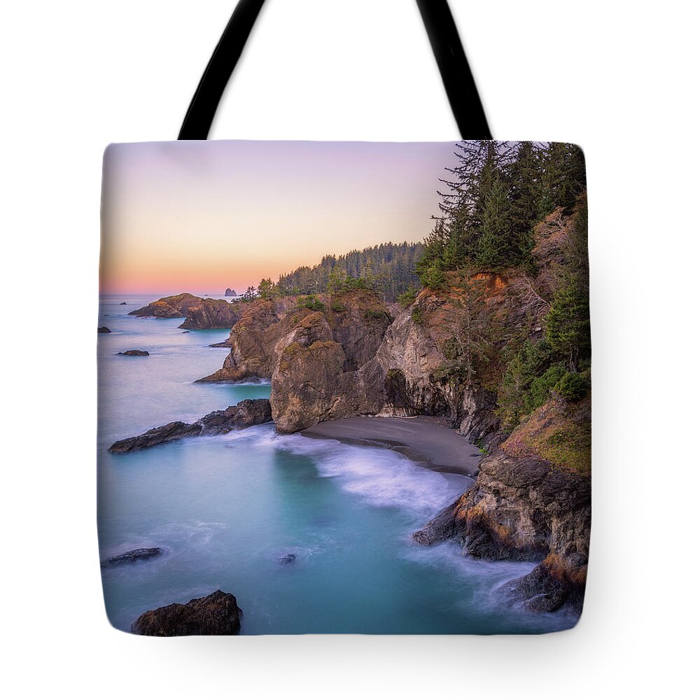 Oregon Tote Bag featuring the photograph Coastal Dreaming by Darren White