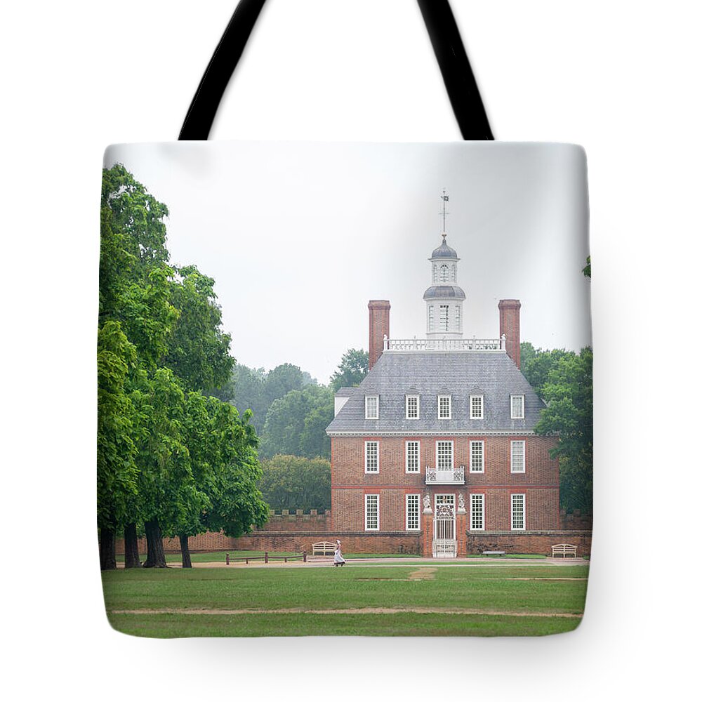 Colonial Williamsburg Tote Bag featuring the photograph Colonial Governor's Palace by Rachel Morrison