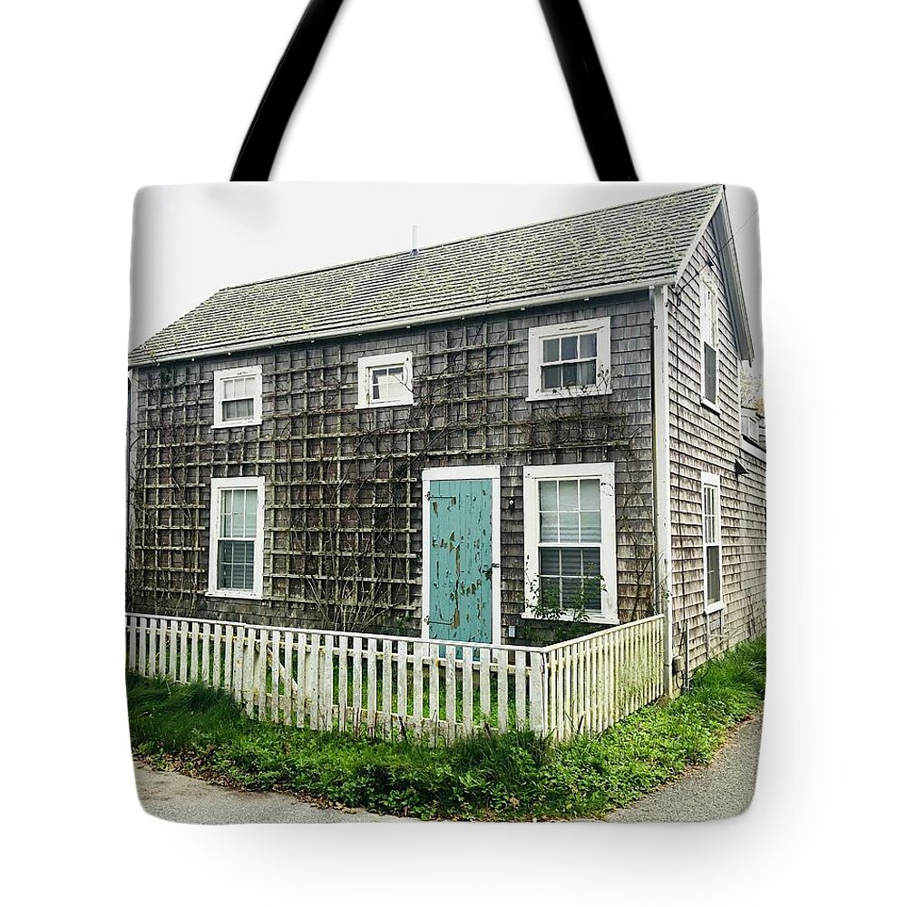Cape Cod Tote Bag featuring the photograph Cottage Cozy by Sue Morris