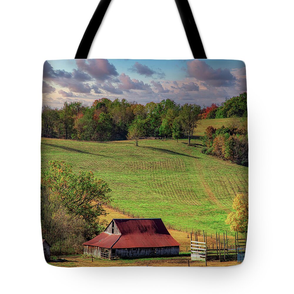Countryside Tote Bag featuring the photograph Countryside Barn by Ron Grafe