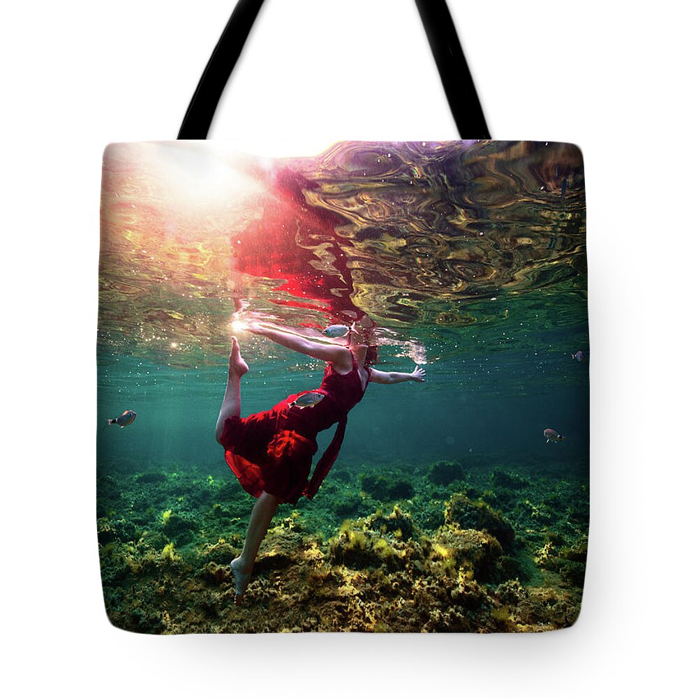 Underwater Tote Bag featuring the photograph Dancing II by Gemma Silvestre
