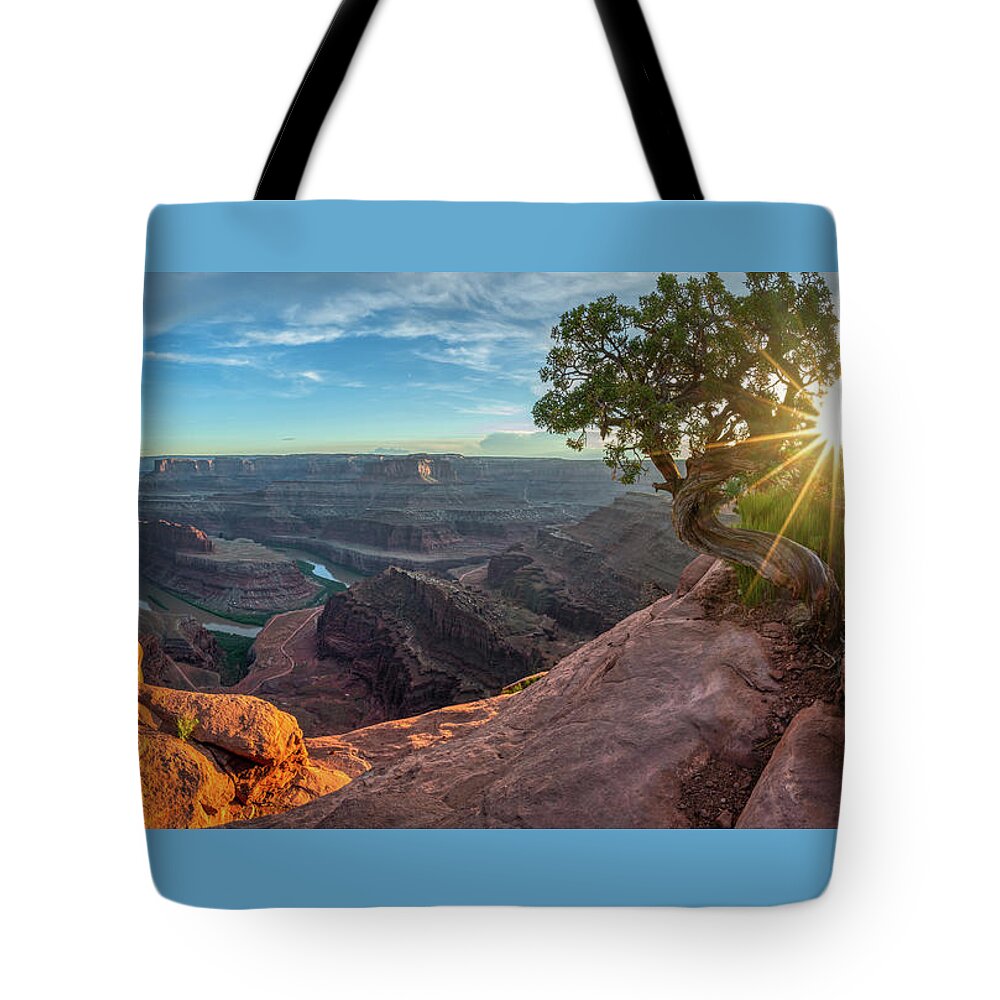 Dead Tote Bag featuring the photograph Dead Horse Point Sunset by Kenneth Everett