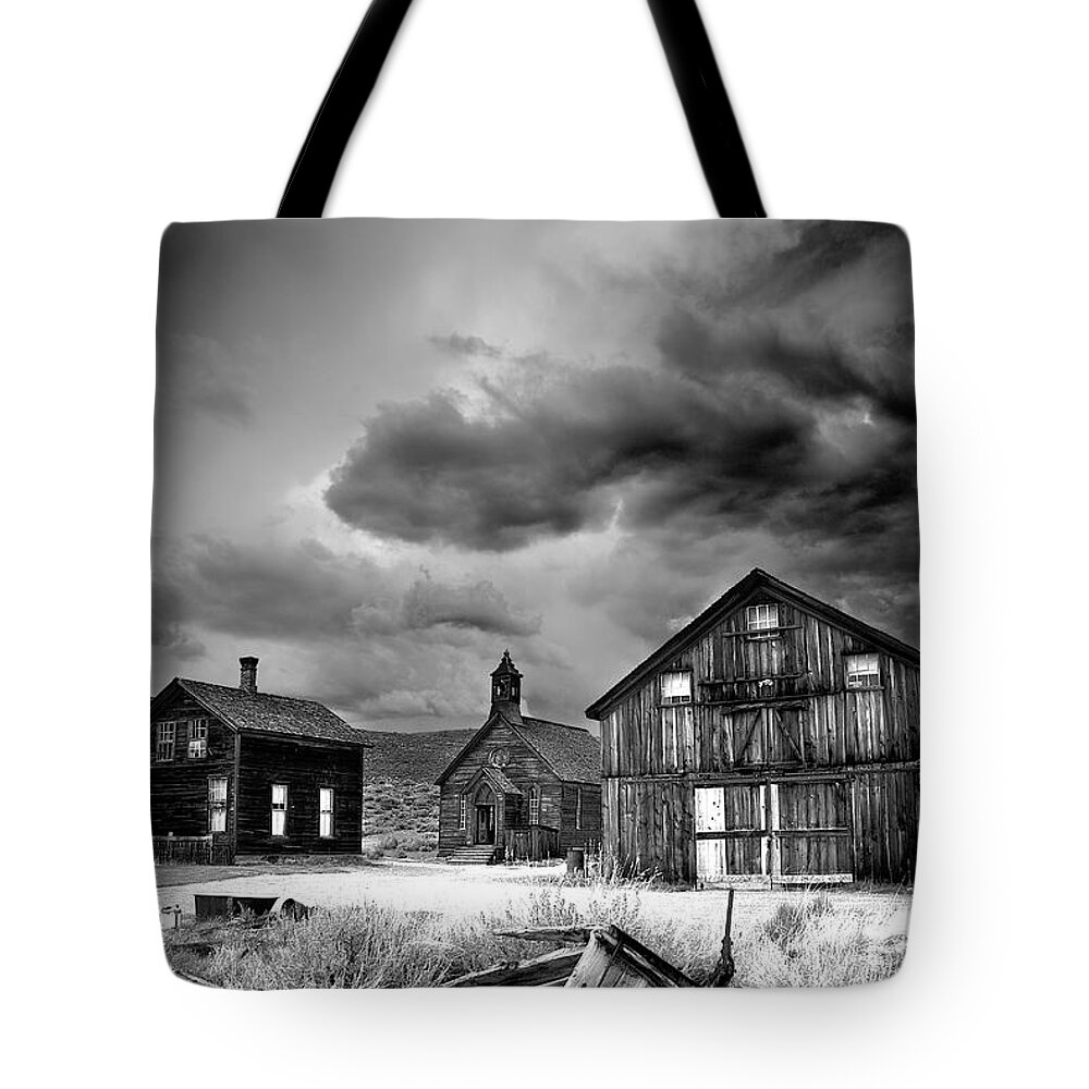 Ghost Town Tote Bag featuring the photograph Decay by Peter Boehringer