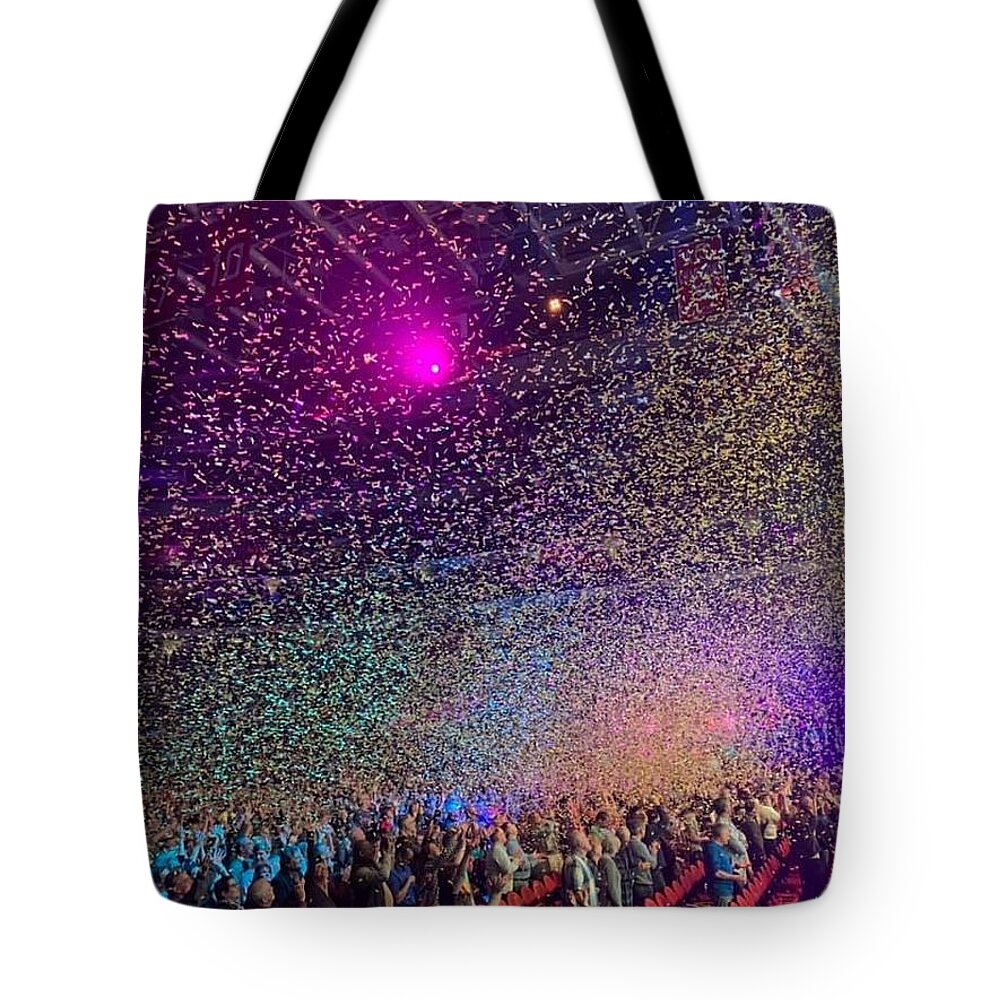 Concert Tote Bag featuring the photograph Encore by Lee Darnell