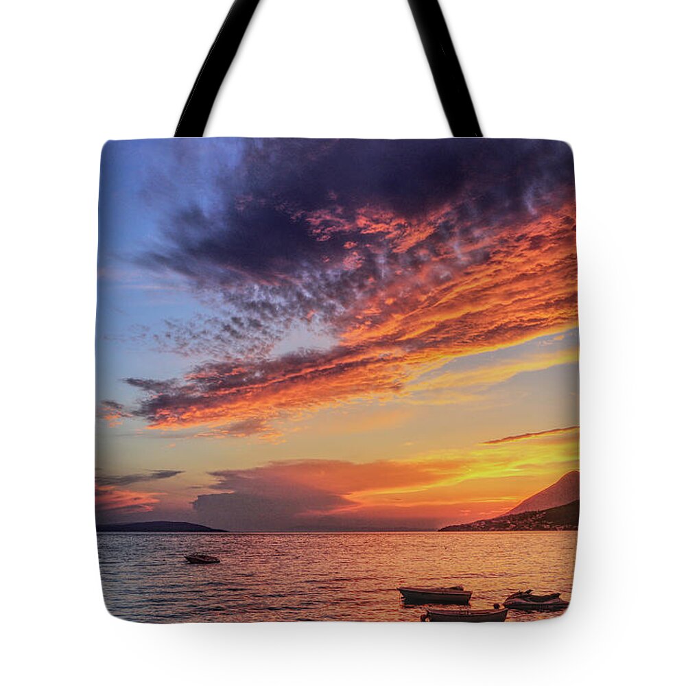 Canyon Tote Bag featuring the photograph Fairy-tale sunset by Vaclav Sonnek