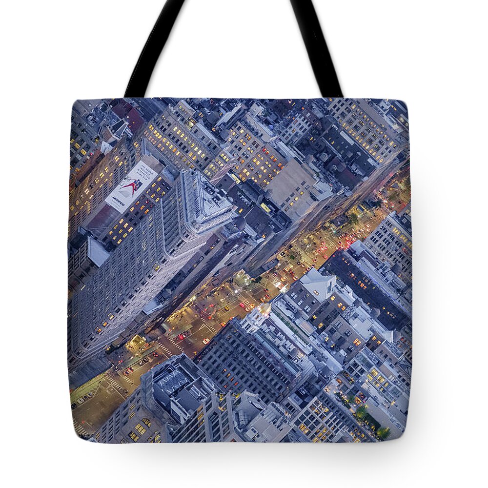 New York Tote Bag featuring the photograph Flat Iron At Night by Alberto Zanoni