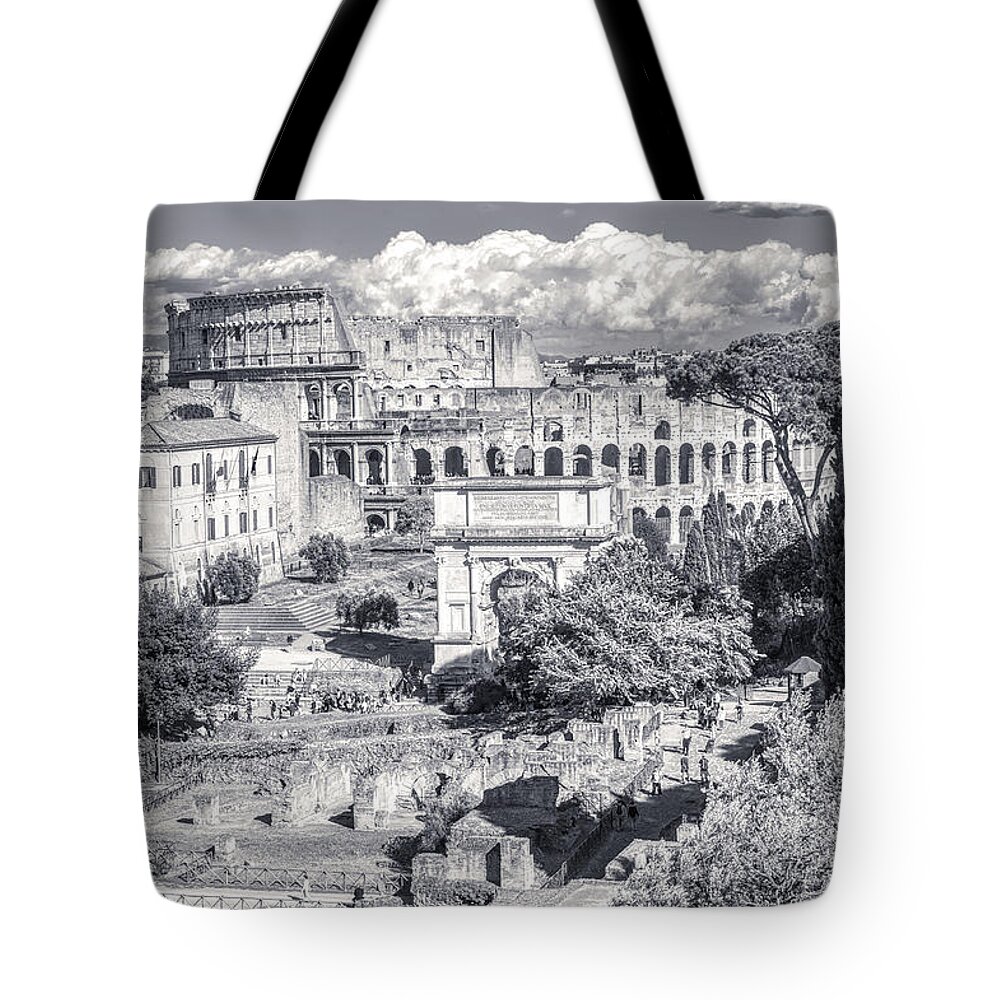 Italian Scene Tote Bag featuring the photograph Forum Romanum with The Colosseum in the background BW by Stefano Senise