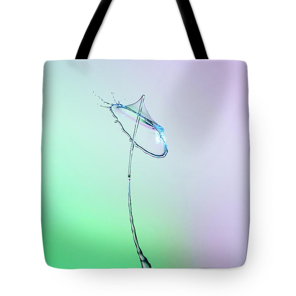 Abstract Tote Bag featuring the photograph Freedom by Sue Leonard