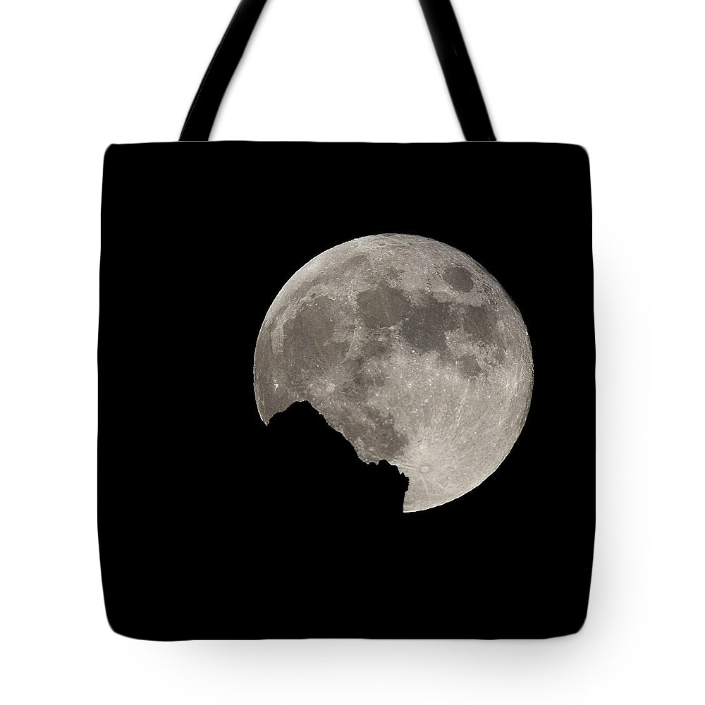 Moon Tote Bag featuring the photograph Full Moon Rising by Bob Falcone