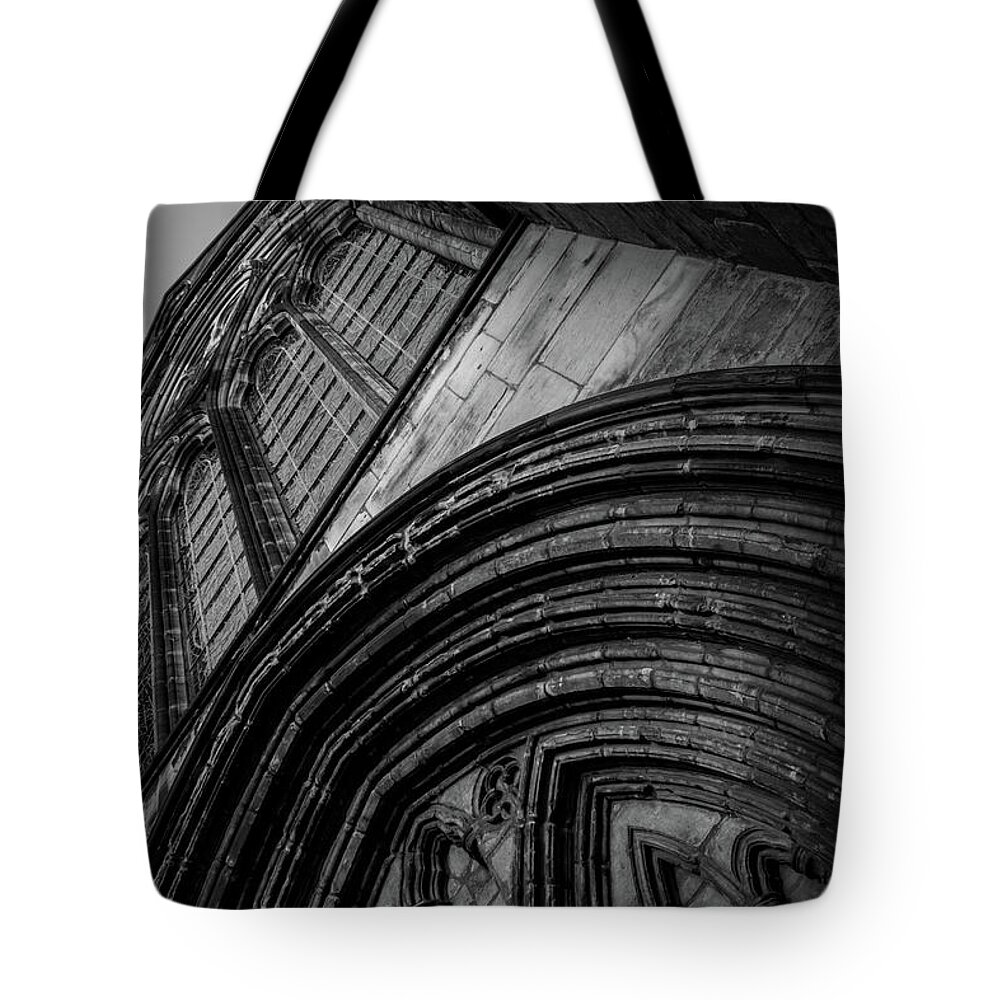 Glasgow Tote Bag featuring the photograph Glasgow Cathedral by Rick Deacon