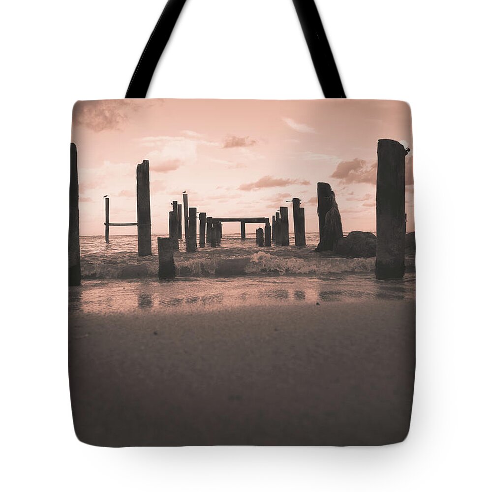  Beach Tote Bag featuring the photograph Glo by Gian Smith