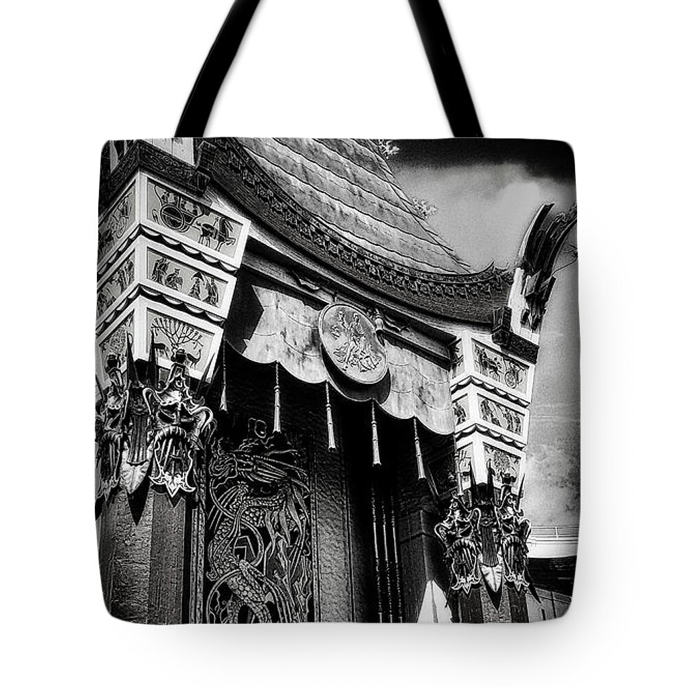 Grauman's Tote Bag featuring the photograph Grauman's Chinese Theatre BW by Rene Vasquez