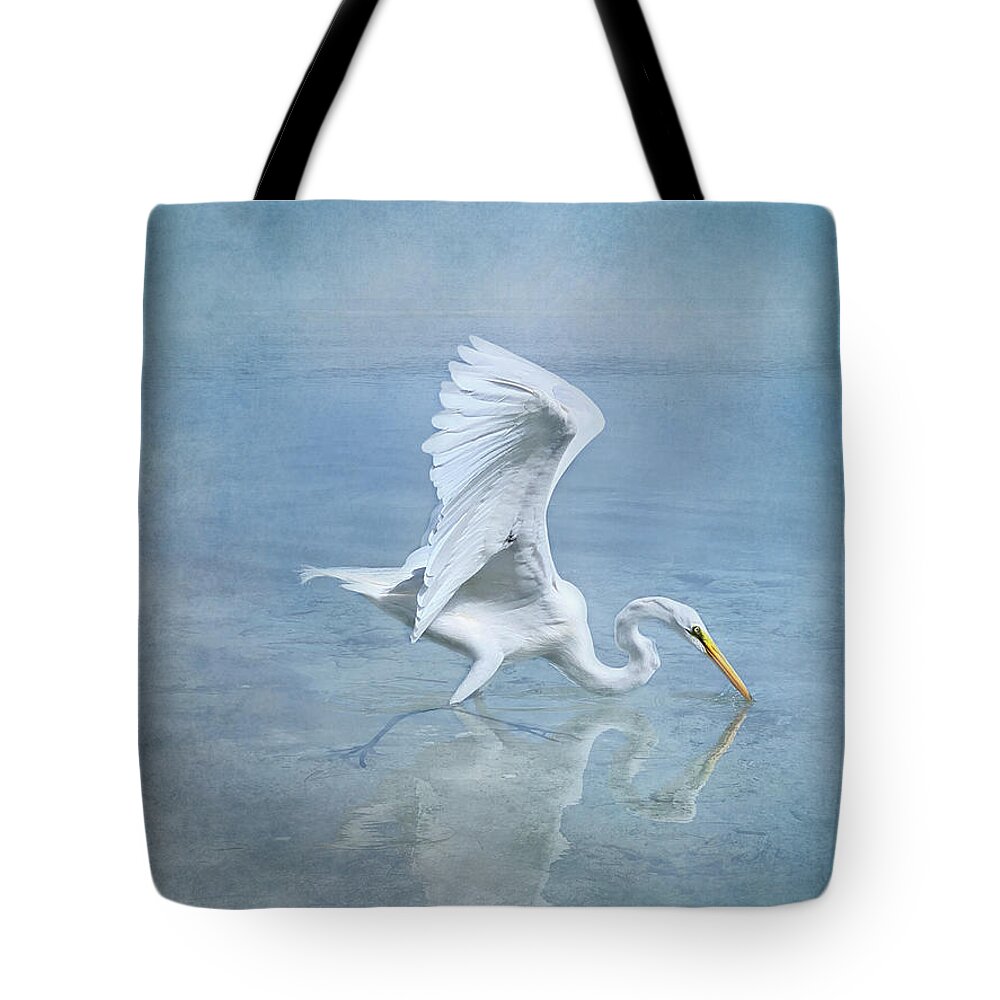 Great Egret Tote Bag featuring the photograph Great Egret by Jill Love