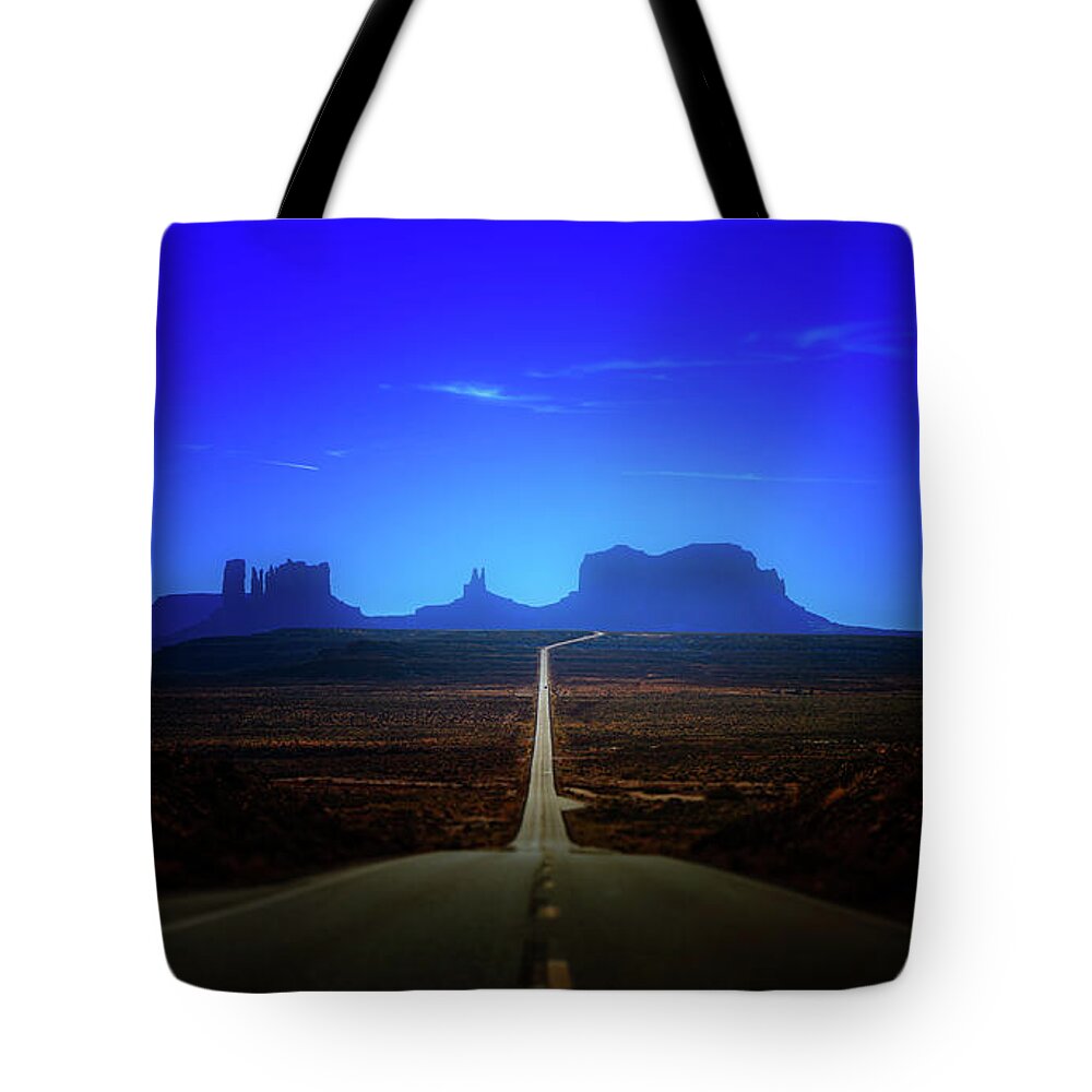 Forest Gump Hill Tote Bag featuring the photograph Gump Hill by Doug Sturgess