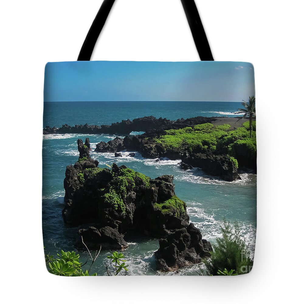 Seascape Tote Bag featuring the photograph Hana Seascape by Suzanne Luft