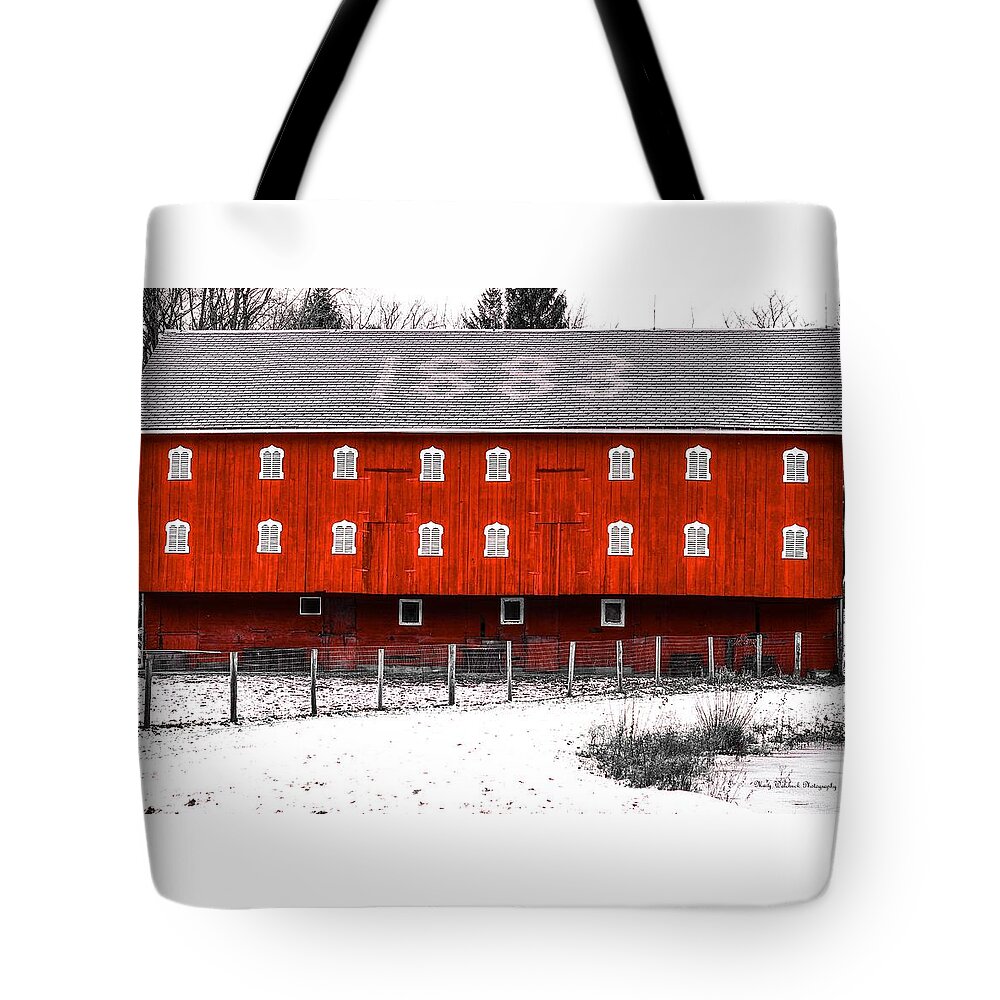 Ohio Tote Bag featuring the photograph Hartong Barn by Mary Walchuck