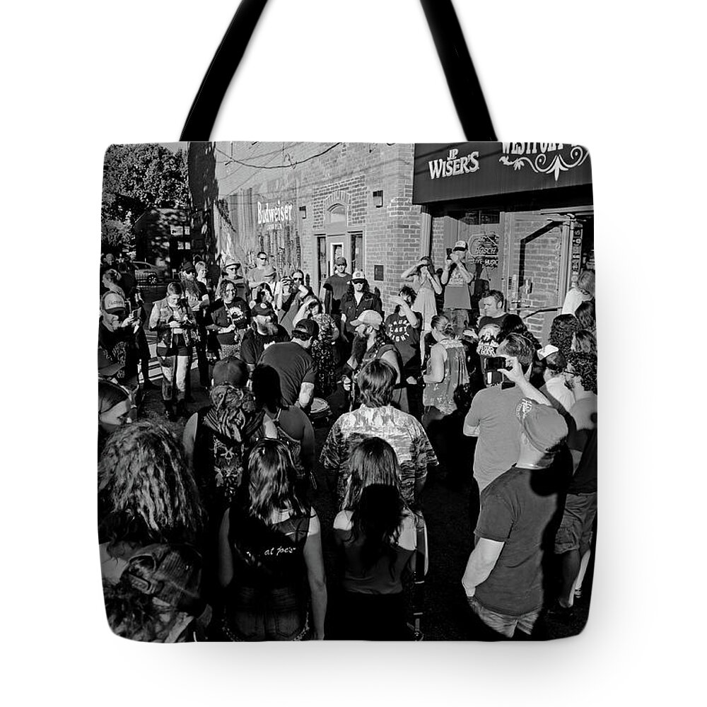 Kansas City Tote Bag featuring the photograph In The Alley by Angie Rayfield