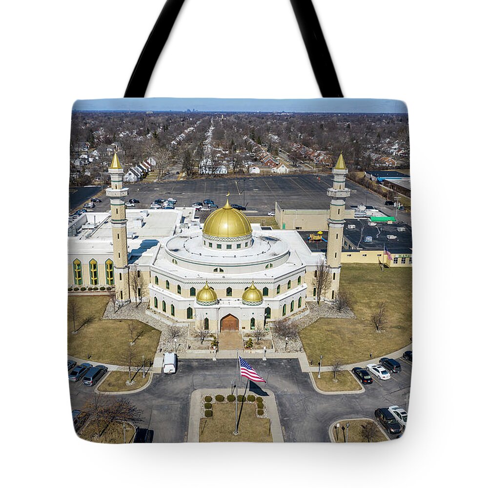 Mosque Tote Bag featuring the photograph Islamic Center of America by Jim West