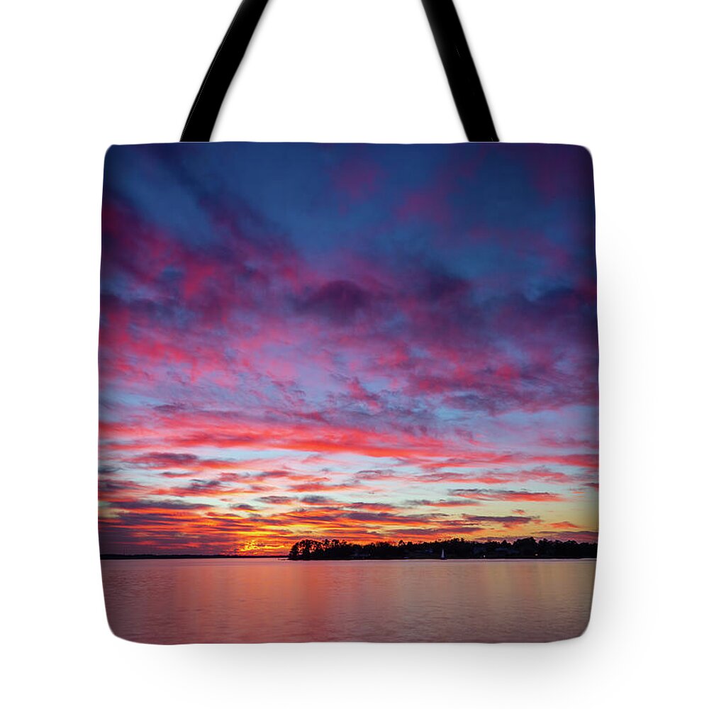 2015 Tote Bag featuring the photograph Lake Murray January Sunset by Charles Hite