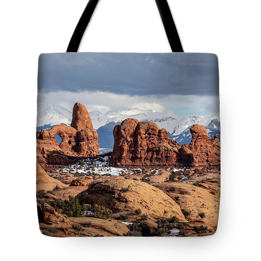 Arches Tote Bag featuring the photograph Land of Arches by Darlene Smith