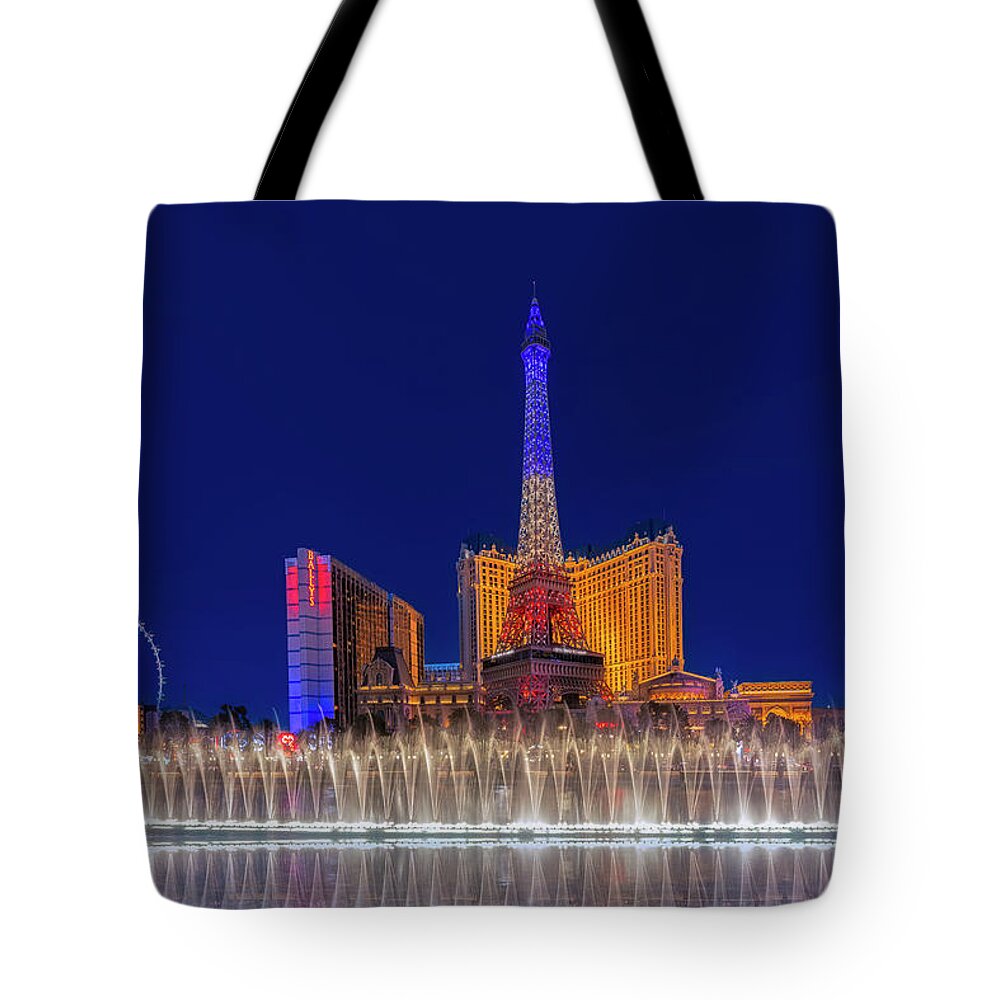 Las Vegas Tote Bag featuring the photograph Las Vegas Fountains Show by Susan Candelario