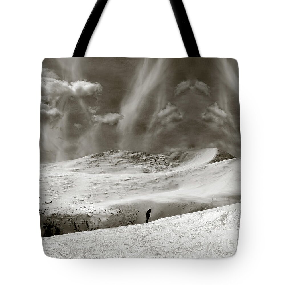 Boarder Tote Bag featuring the photograph Last Run at Breckenridge by Wayne King