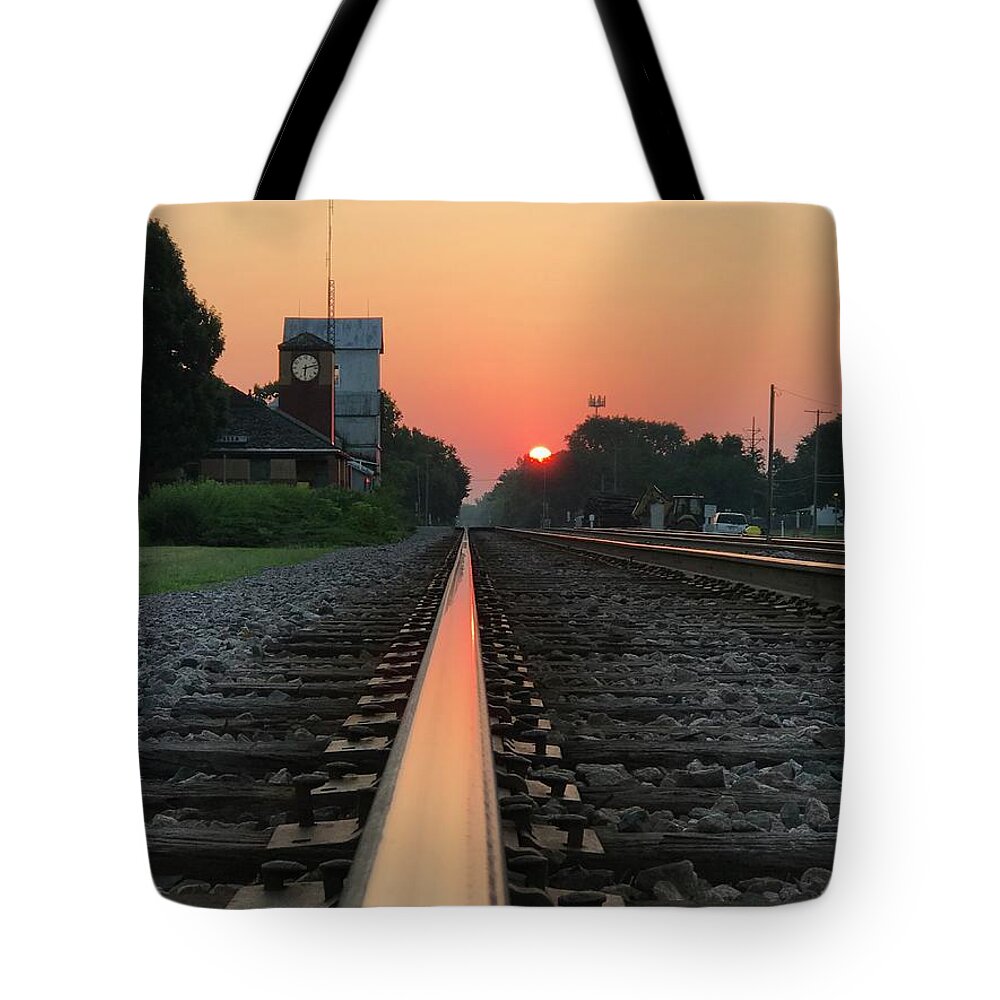  Tote Bag featuring the photograph Lenexa Sunrise by Keith Stokes