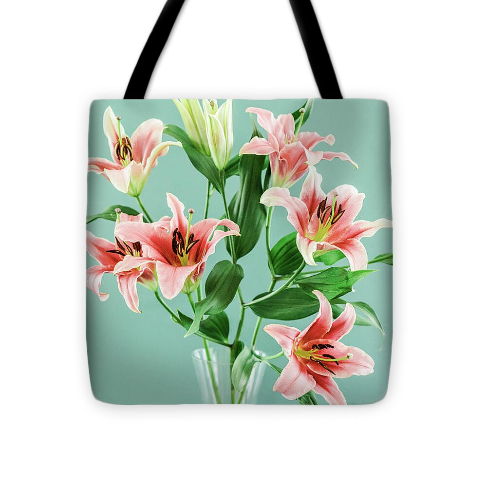 Lily Tote Bag featuring the photograph Lilies 6230 by Pamela S Eaton-Ford