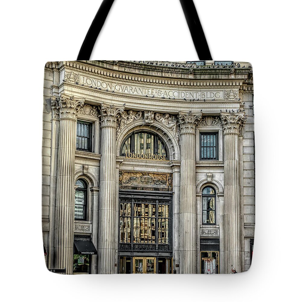 Londonhouse Chicago Tote Bag featuring the photograph Londonhouse Chicago by Sharon Popek