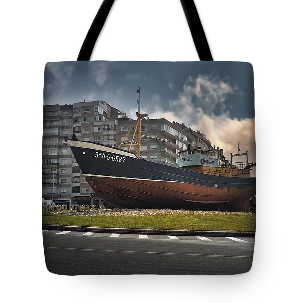 Vigo Tote Bag featuring the photograph Low tide on the roundabout by Micah Offman