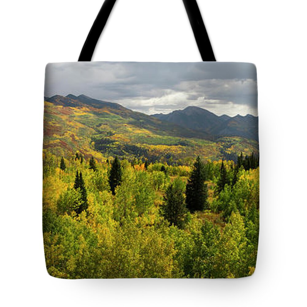 Mcclure Pass Tote Bag featuring the photograph McClure Pass Panorama by Aaron Spong