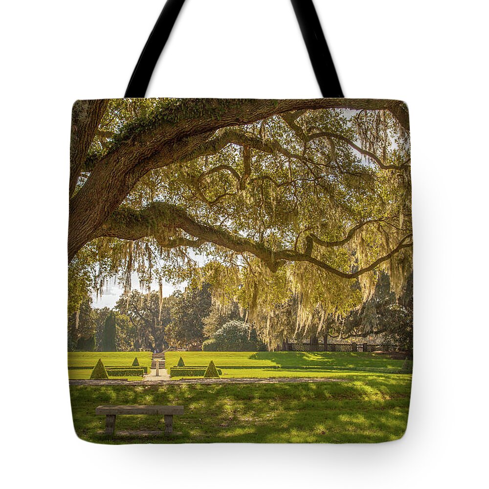 Plantation Tote Bag featuring the photograph Middleton Place Gardens by Cindy Robinson