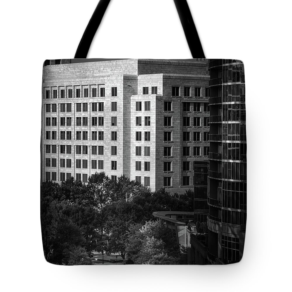 1101 Juniper Tote Bag featuring the photograph Midtown From Park Central by Doug Sturgess