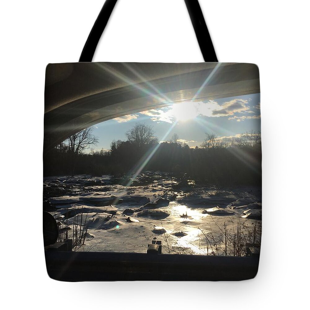 Milton Tote Bag featuring the photograph Milton Heaves by Leslie Byrne
