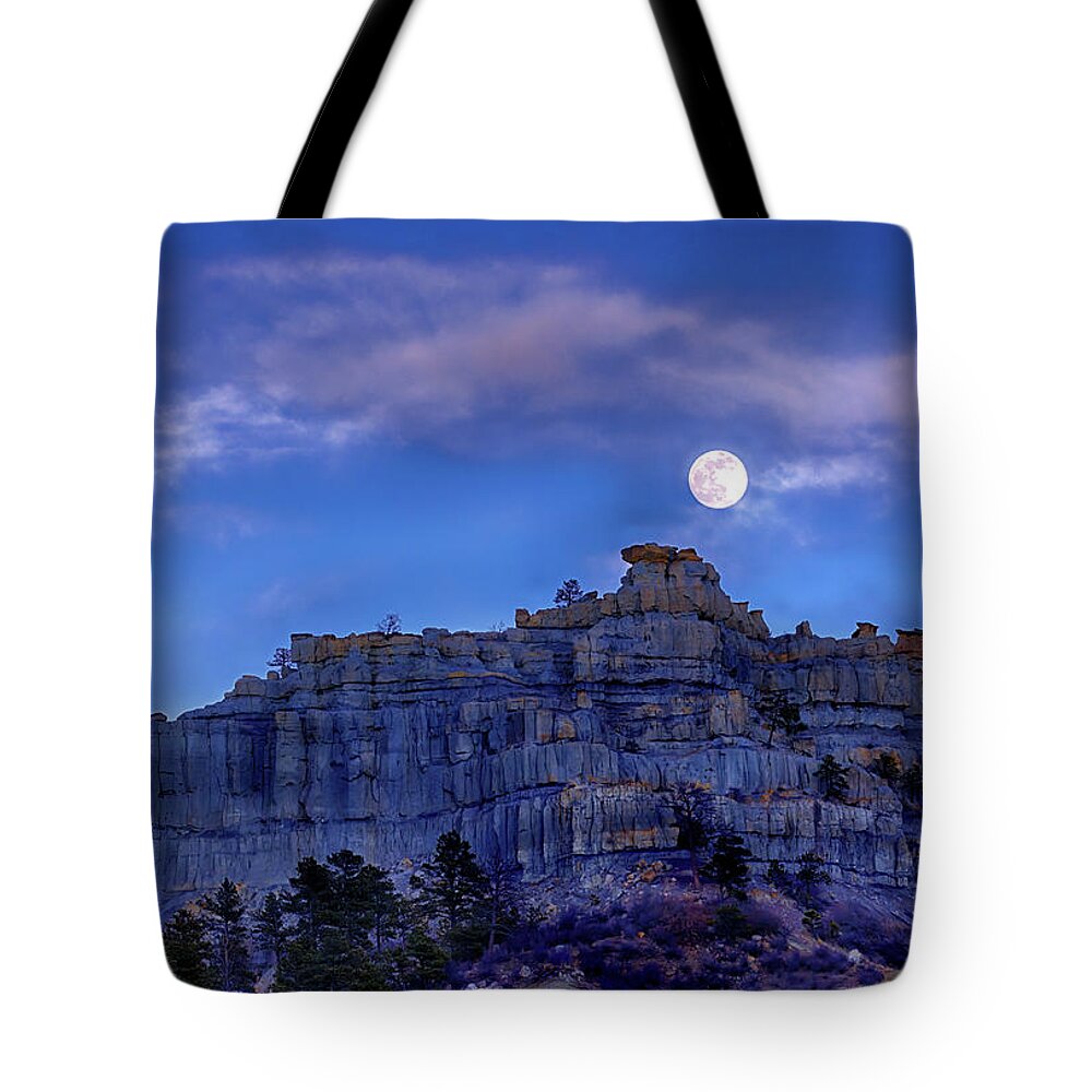 Moon Tote Bag featuring the photograph Moon Rise over Pulpit Rock by Bob Falcone