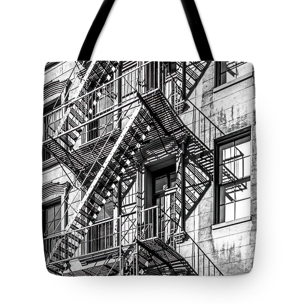 Nyc Tote Bag featuring the photograph New York Escape by Marcy Wielfaert