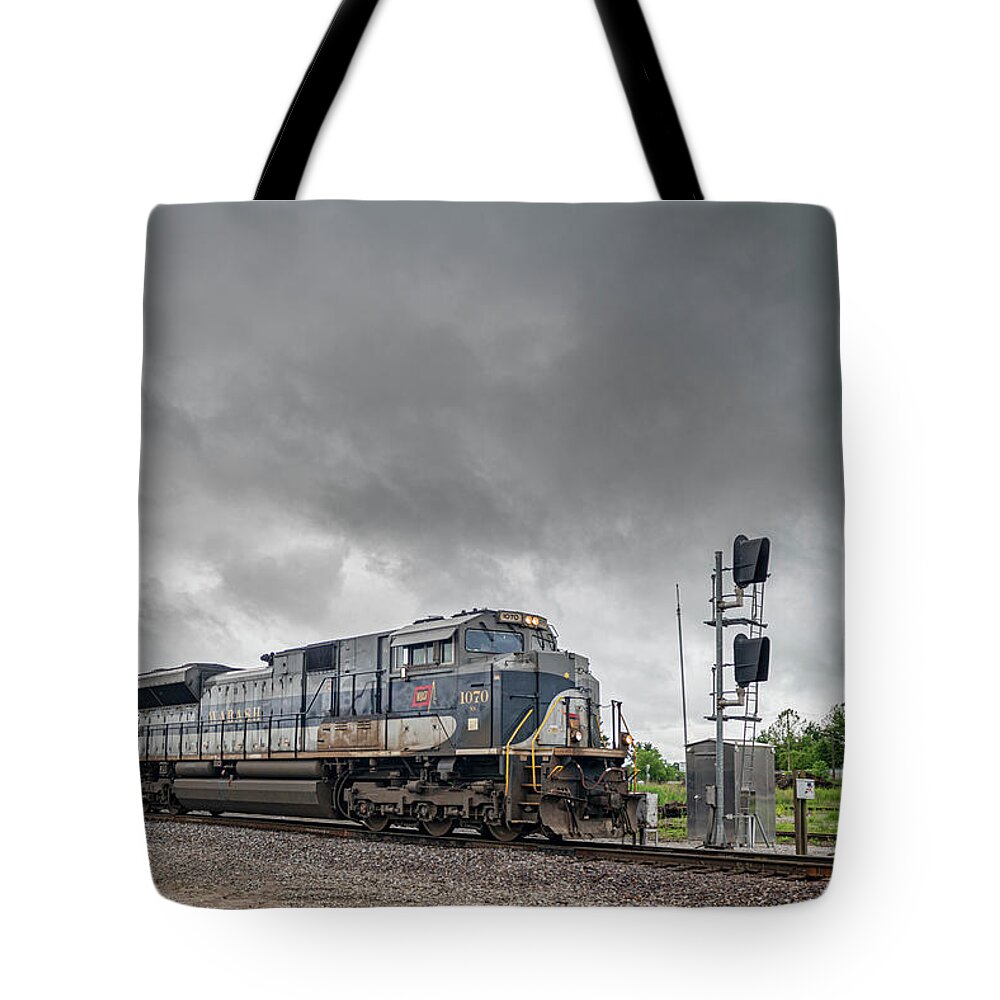 Railroad Tote Bag featuring the photograph Norfolk Southern Railway Wabash heritage unit at Mt. Vernon IL by Jim Pearson